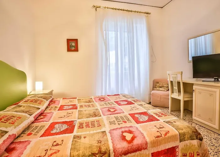 公寓 With 4 Bedrooms In *