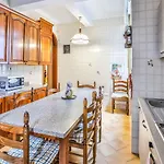 With 4 Bedrooms In Amalfi
