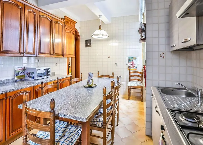 With 4 Bedrooms In Amalfi